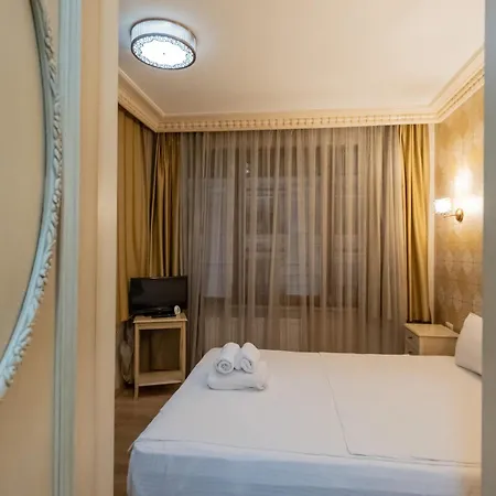 Felicity Hotell 3*