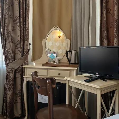 Felicity Hotell 3*