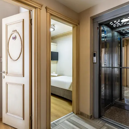 Felicity Hotel