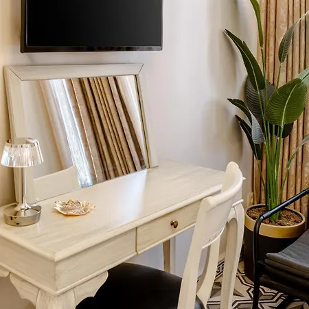 Felicity Hotel 3*