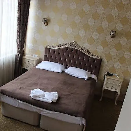 Felicity Hotel