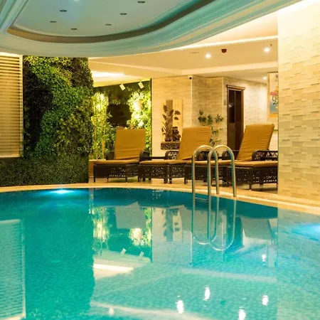 Felicity Hotell 3*