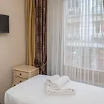 Felicity Hotel